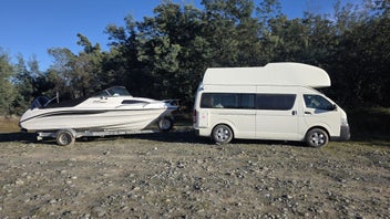 Toyota hiace camper photo 1