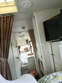 Fifth wheeler Caravan and Mazda Ute photo 2
