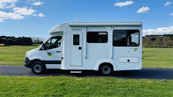 2022 Kea Breeze M660 - Mercedes 4 Berth photo 2