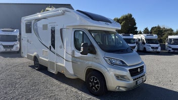 2017 Ci Motorhomes MAGIS 66P Rear Island bed photo 1