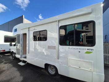 2018 Kea Platinum Mercedes Sprinter 6 Berth photo 1