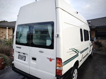 2004 FORD TRANSIT MOTORHOME photo 2