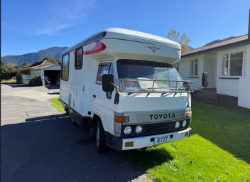 1986 Toyota Toyoace Motorhome photo 1