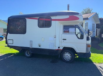 1986 Toyota Toyoace Motorhome photo 2