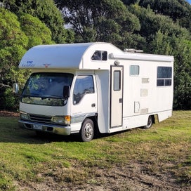 ISUZU ELF Camper photo 1