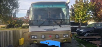Hino house bus photo 1
