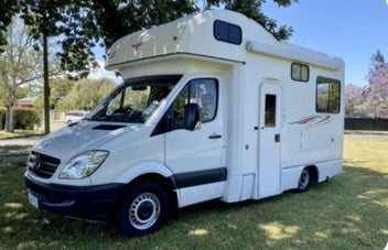 Mercedes Motorhome photo 1