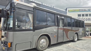 1995 Mitsubishi FUSO Motorhome photo 2
