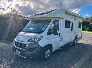 2017 Roller Team Auto-Roller 694 | 4 Berth photo 2