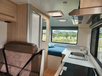 2015 Mercedes Benz Sprinter photo 2