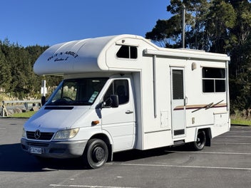 2005 Mercedes Sprinter photo 1