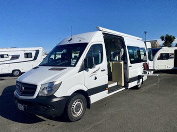 2018 KEA Nomad Mercedes Benz under 40,000 kms photo 1
