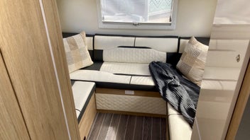 2023 Roller Team Auto Roller 747 5 Berth photo 2