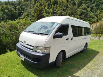Hiace, extra long, high top, diesel, manual photo 2