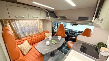 Wingamm Oasi 610 GL - Compact Luxury Motorhome photo 2