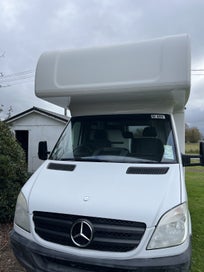 Mercedes Benz Sprinter photo 2