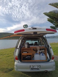 Self-contained, certified campervan 2000 Estima photo 2