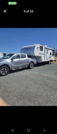 5th wheeler Weekender photo 1