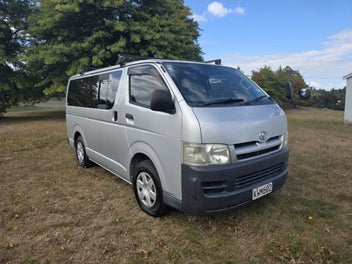 2006 Toyota Hiace photo 1