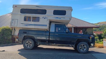 Toyota landcruiser with camper photo 1