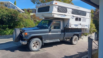 Toyota landcruiser with camper photo 2