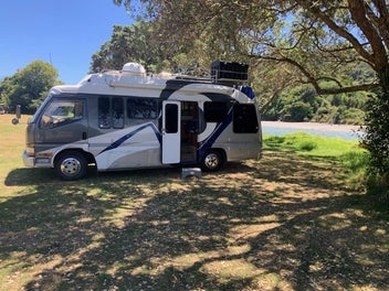 1996 Mitsubishi Canter photo 1