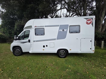 2025 Fiat Ducato Pilote P650 – Near New Motorhome photo 1