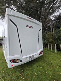 2025 Fiat Ducato Pilote P650 – Near New Motorhome photo 2