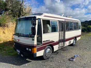 Nissan Civilian photo 1