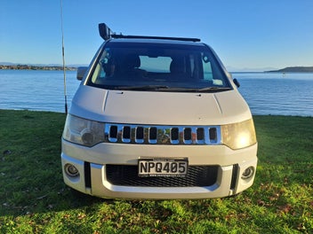 2010 Mitsubishi Delica d5 4x4 camper photo 1