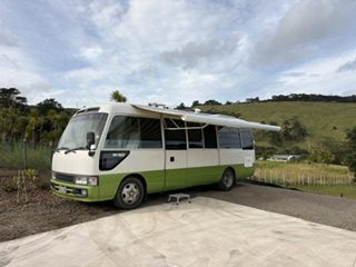 2004 Toyota Coaster photo 1