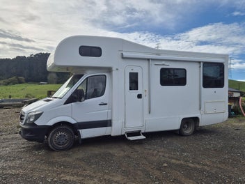 Mercedes-Benz Sprinter 2014 6 Berth photo 1