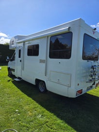 2015 Mercedes 6 Berth Campervan photo 2