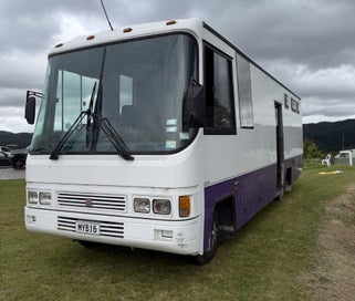Isuzu F Series Bus photo 2
