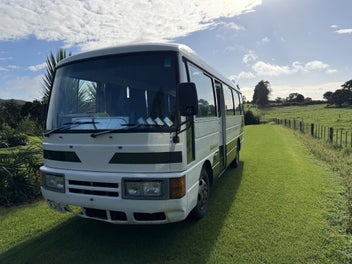 nissan civilian 1997 photo 2