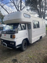 1984 Mitsubishi canter vintage motorhome photo 2