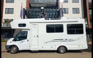 2010 KEA DREAMTIME 4 BERTH MOTORHOME 190K KM photo 1