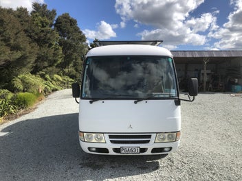 Mitsubishi Rosa 2009 photo 2