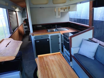 2001Ford F53 motorhome photo 2