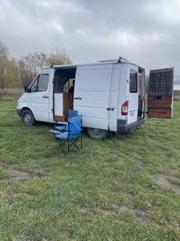 Mercedes Sprinter photo 2