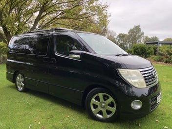 2006 Nissan Elgrand — Self-Contained Campervan photo 1