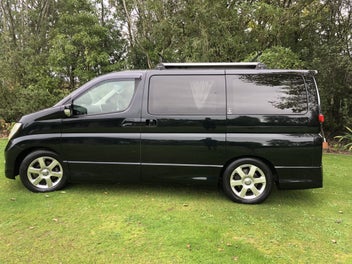 2006 Nissan Elgrand — Self-Contained Campervan photo 2