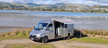 2001 Mercedes Sprinter campervan, half dinette photo 1