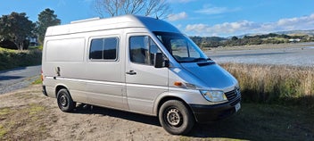 2001 Mercedes Sprinter campervan, half dinette photo 2