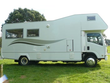2010 TRAILITE ISUZU NQR 500 SERIES photo 1