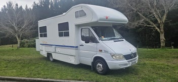 2000 Mercedes Sprinter 6 Berth photo 2