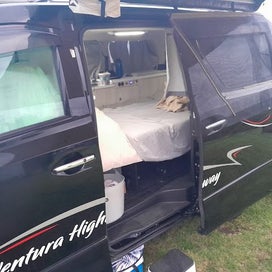08 Vellfire Campervan "Ventura Highway" photo 2