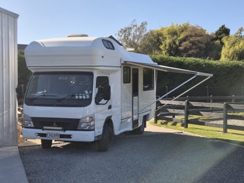 Campervan Mitsibishi Canter photo 1