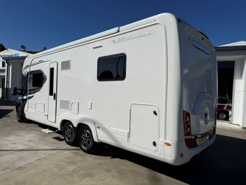 2025 Auto-Trail Frontier Comanche - 2-Berth photo 2