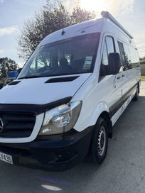 2017 Mercedes Sprinter photo 2